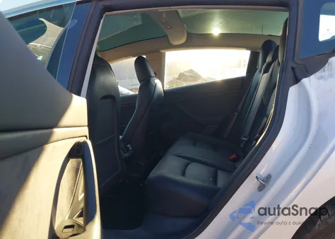 2019 Tesla Model 3 Long Range/Mid Range/Standard Range/Standard Range Plus z USA, uszkodzony, nr VIN 5YJ3E1EA3KF417560